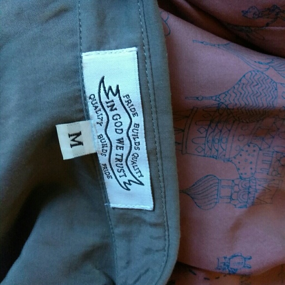 In God We Trust 100% Silk Cat Sleeveless Blouse - Picture 4 of 4